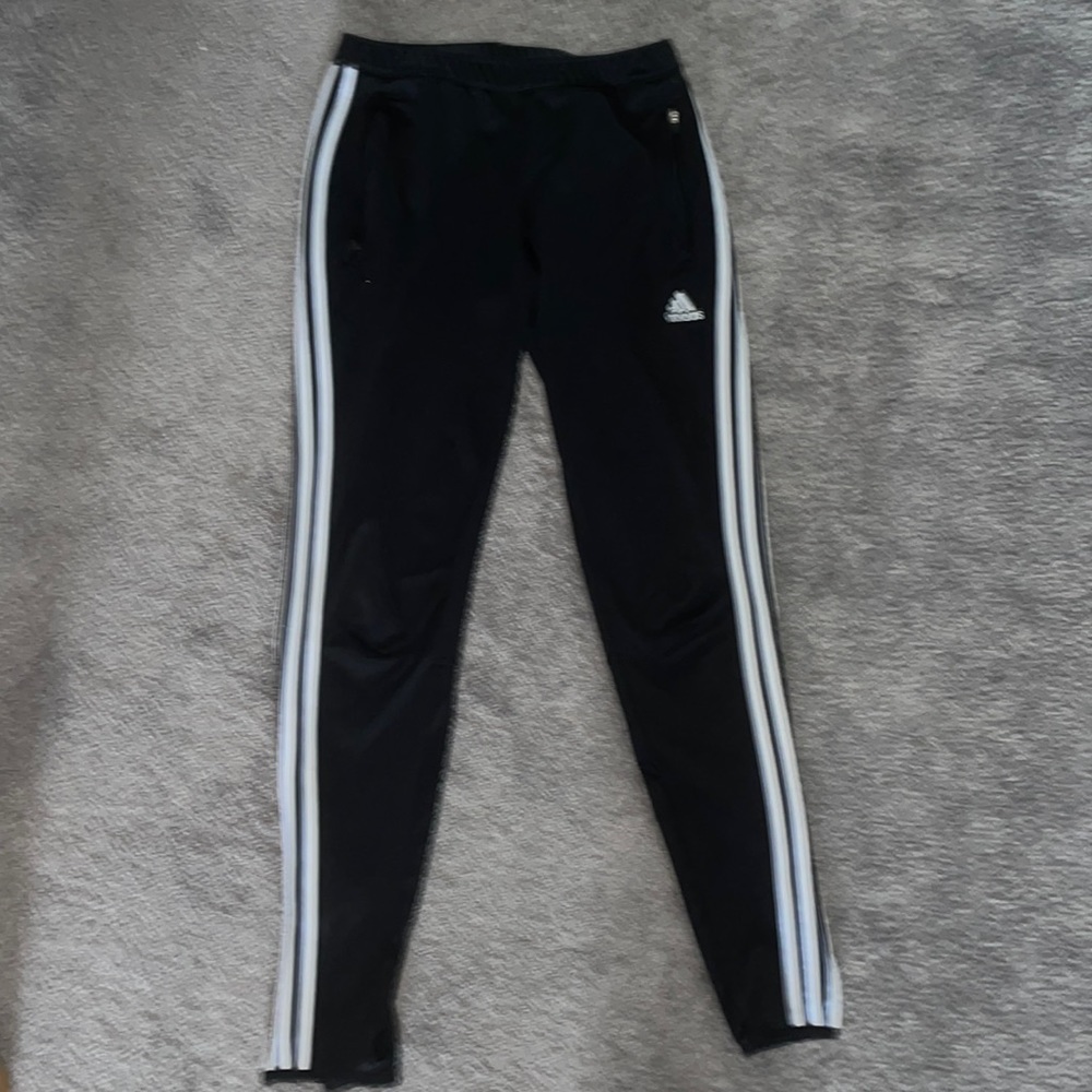Nike Joggers. Zip pickets and zip lower calf